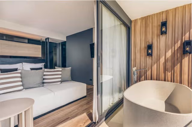 Executive Ocean Room
