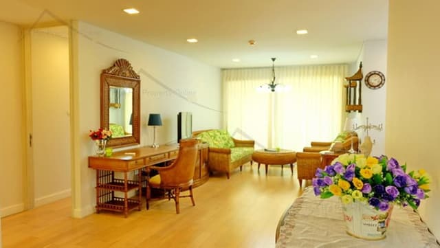 3 Bedrooms with 180 degrees