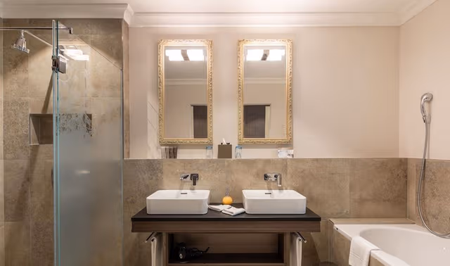 Premium Corner Suite