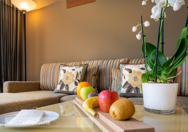 Loft Corner Suite