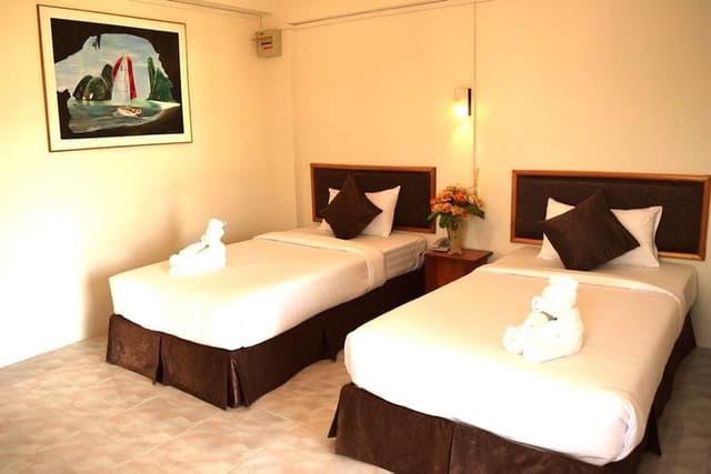 Standard Twin Room