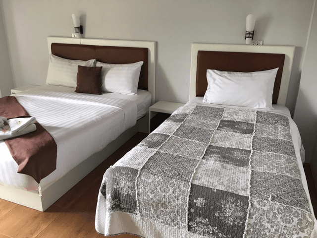 Standard Twin Bed Room