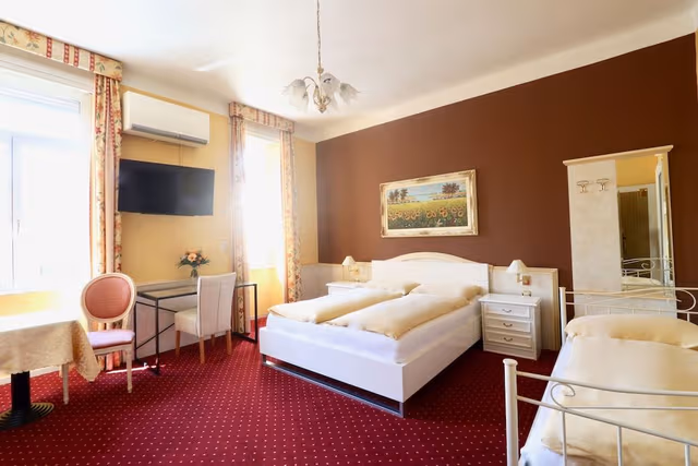 Standard Room, 1 Queen Bed