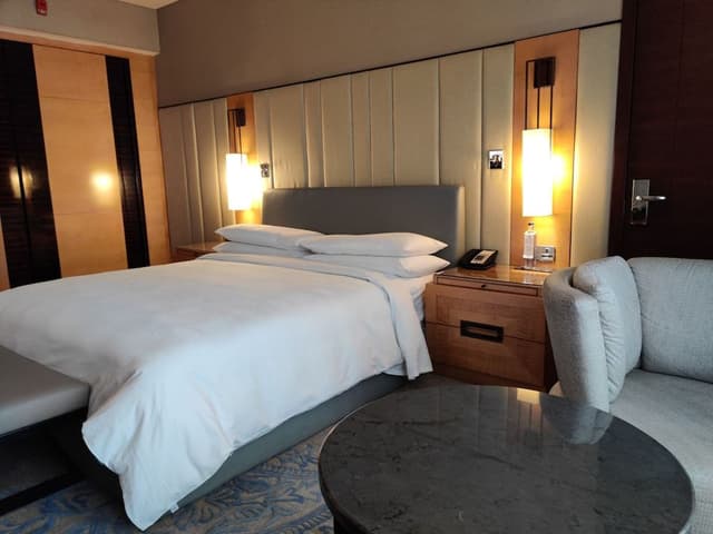 Club Room, 1 King Bed