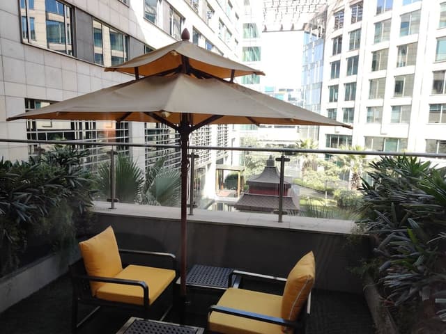 Club Room, 1 King Bed (Terrace)
