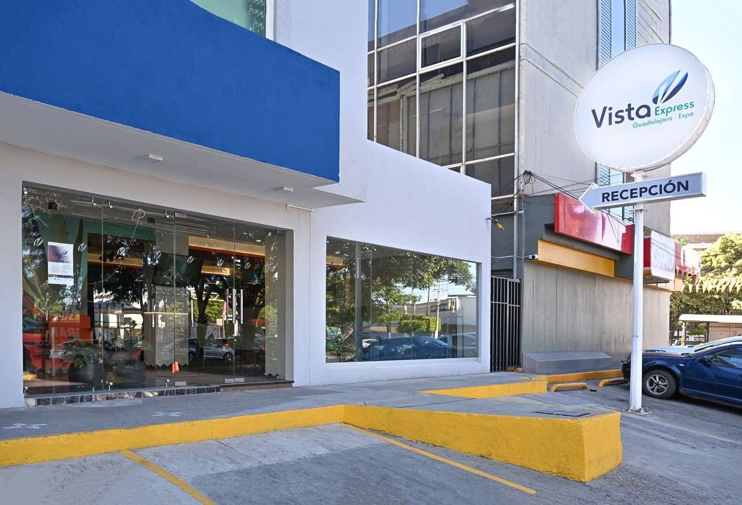 Suites Futura Plaza del Sol Guadalajara2