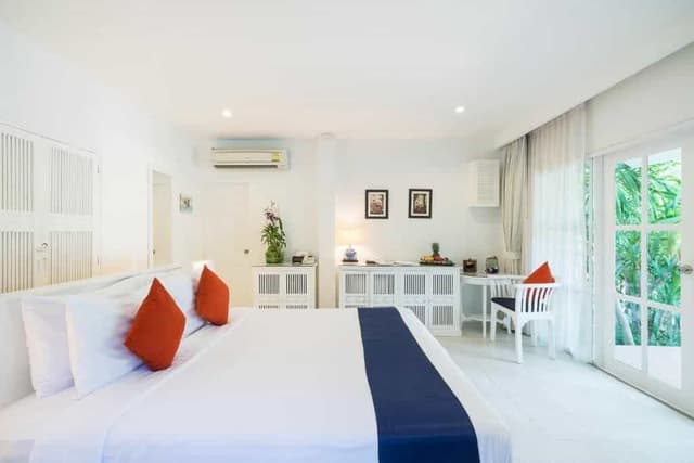 Garden View Grand King Bed
