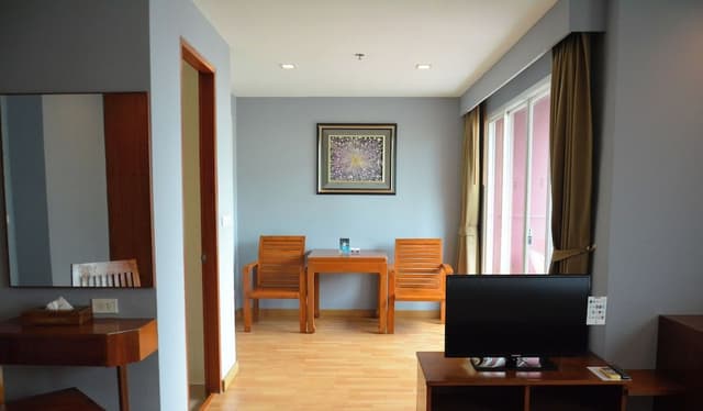 Deluxe Suite King - City View