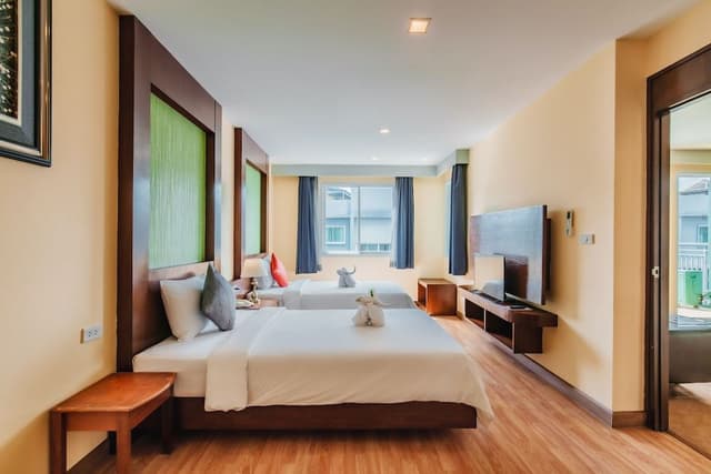2 Bedroom Suite - Pool View