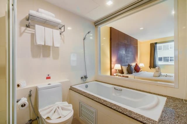 Family Suite - Pool View