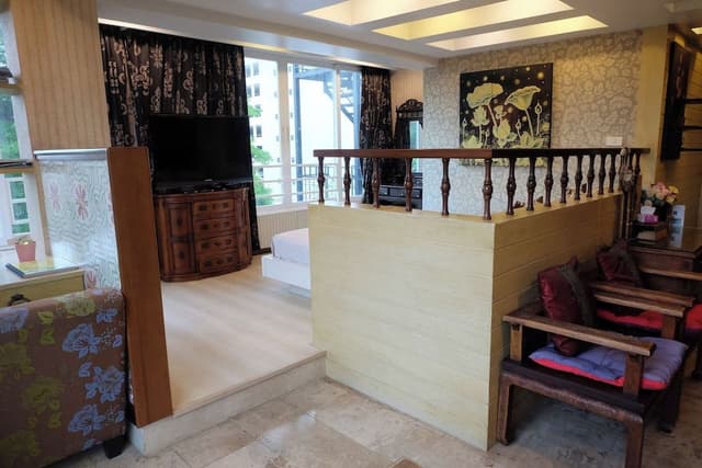 CORNER SUITE 1 (EXECUTIVE ROOM)