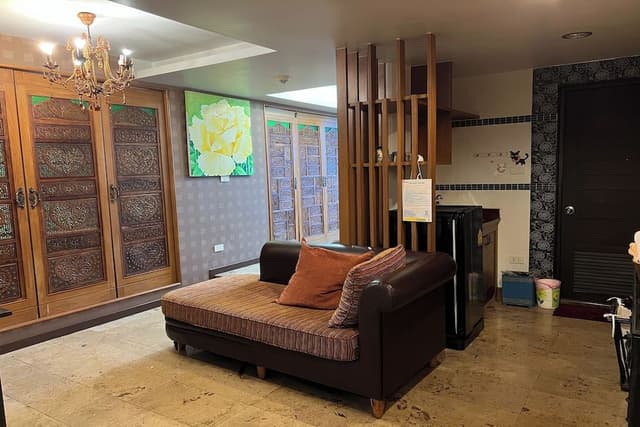 CORNER SUITE 2 (FAMILY ROOM)