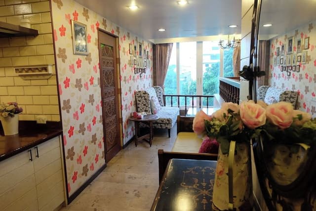 CORNER SUITE 1 (EXECUTIVE ROOM)