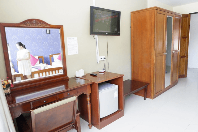 Economy Room