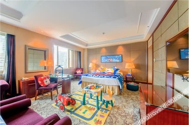 Kuya Pig Hero Car Themed Family Suite