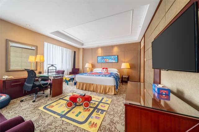 Kuya Pig Hero Car Themed Family Suite