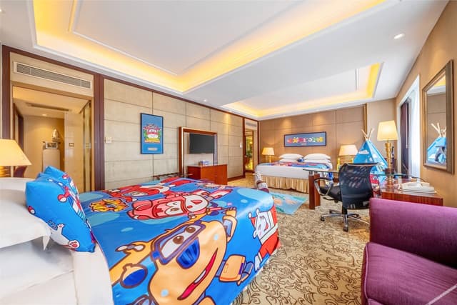 Kuya Super Wings Family Suite