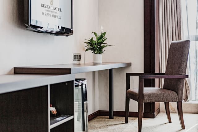 Elegant Twin Room