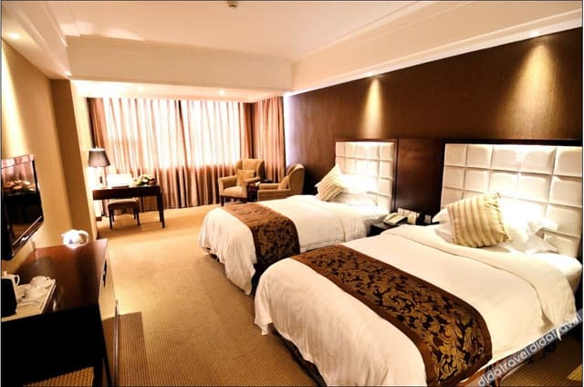 Business Room (2 Beds)
