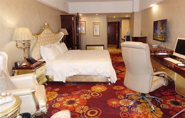 Executive Deluxe Queen Room