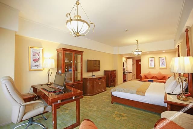 Executive Deluxe Queen Room