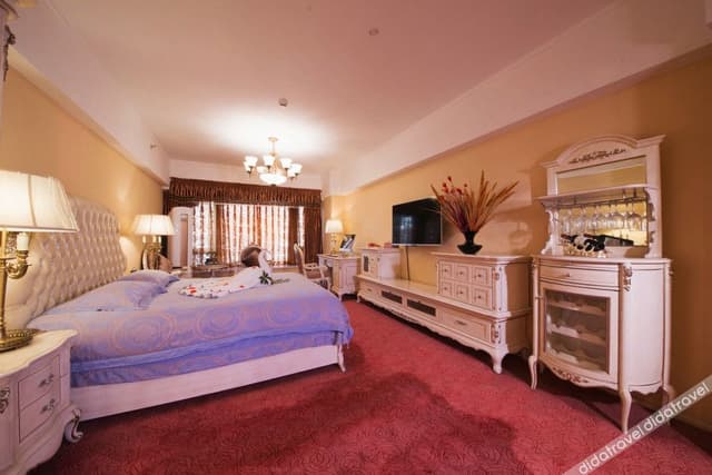 Continental Style Queen Room