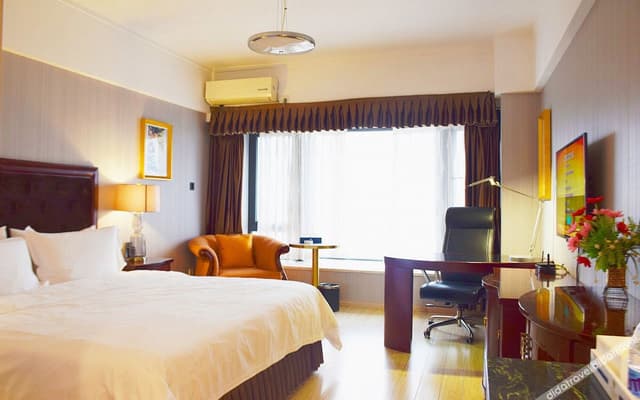 Privilege Queen Room