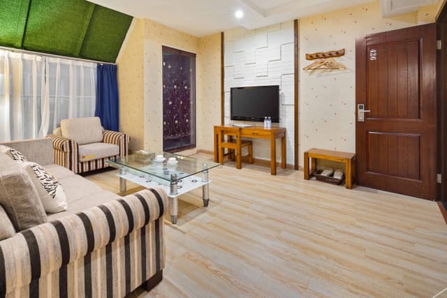 Deluxe Suite
