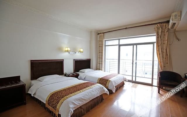 Business Standard Room