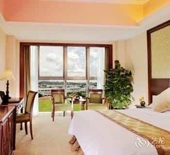 Vienna Hotel (Chengdu Exhibition Center Huayang Metro Station Ocean Park Branch) Vienna Hotel (Chengdu Exhibition Center Huayang Metro Station Ocean Park Branch)