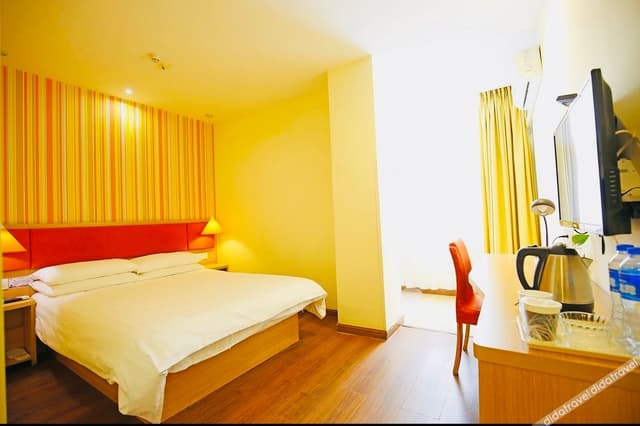 Queen Room