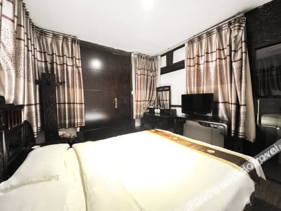 Cozy Double Room