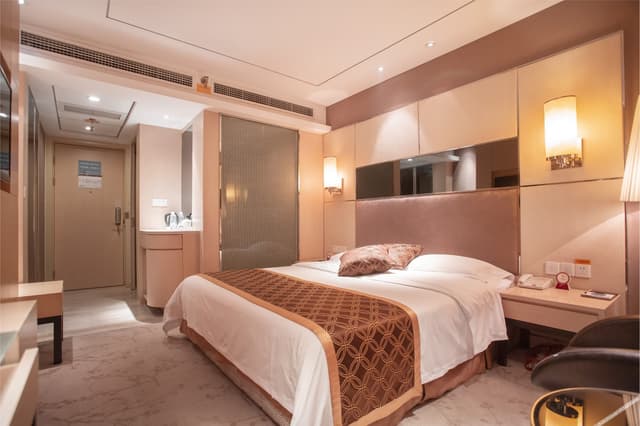 Elegant Queen Room