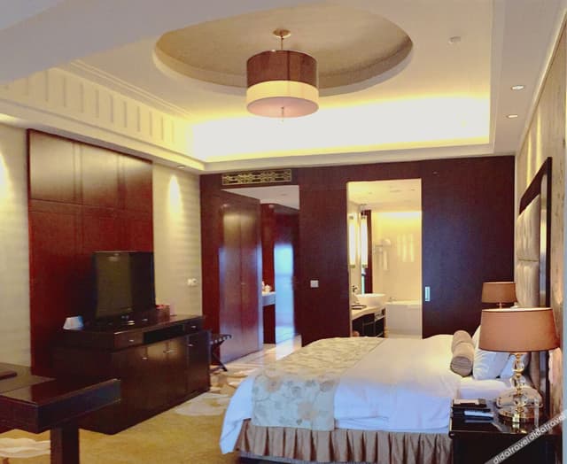 Deluxe Queen Room