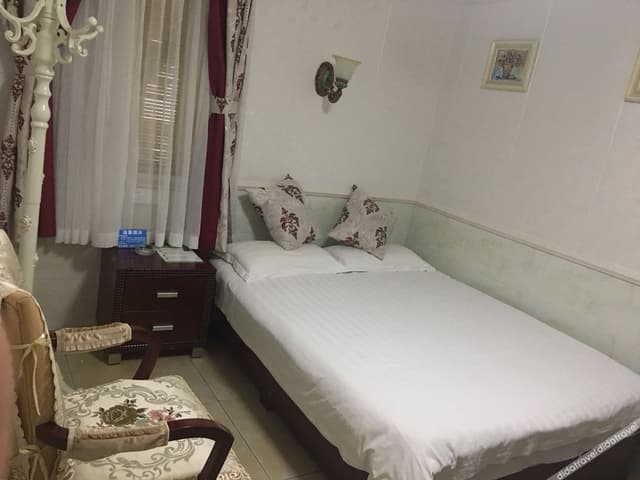 Discount Queen Room