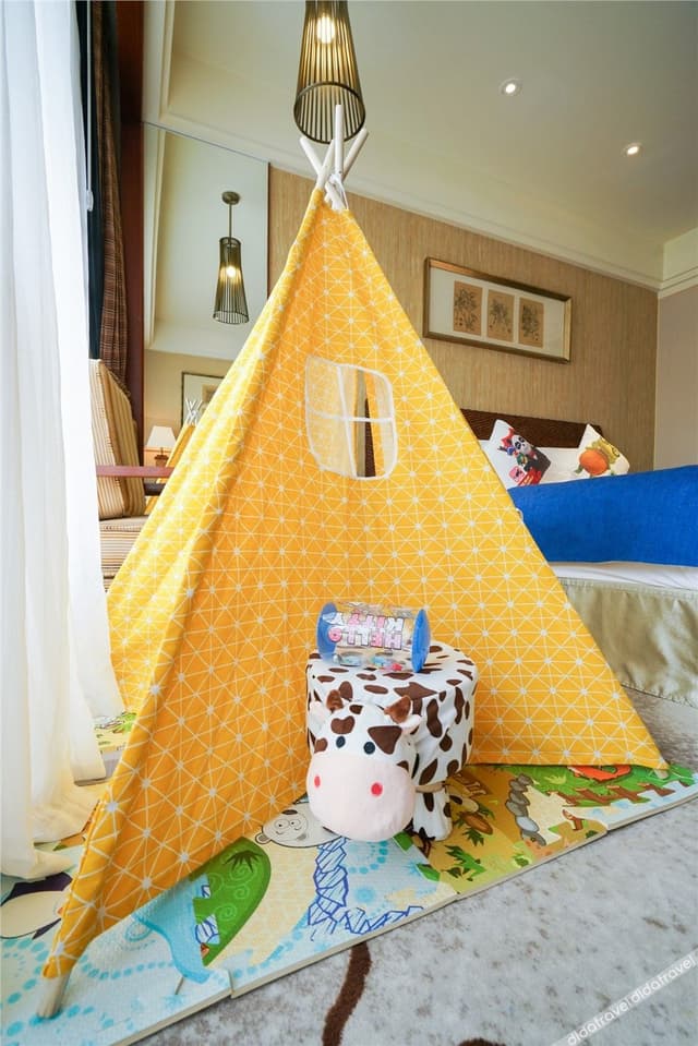 Xiao Xiong Ni Ao Magic House Family Double Bed Room