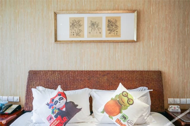 Xiao Xiong Ni Ao Magic House Family Double Bed Room