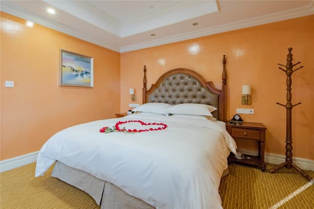 Executive Deluxe Suite