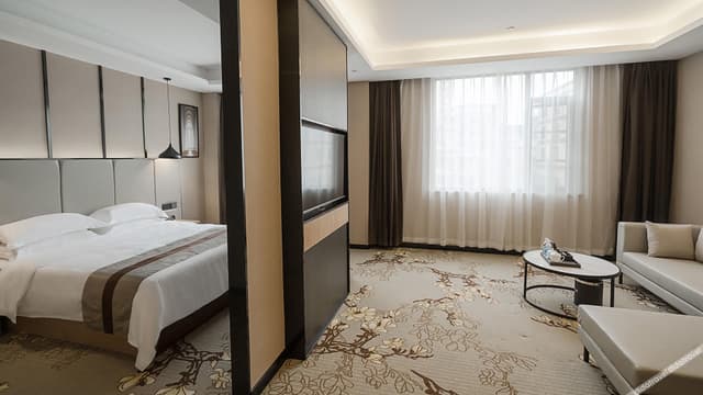 Deluxe Suite