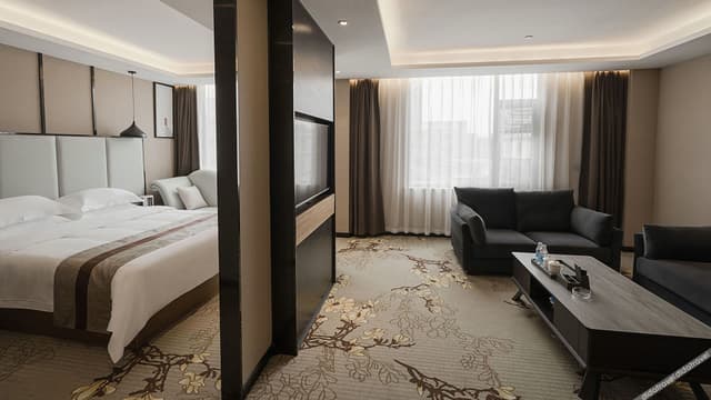 Deluxe Suite