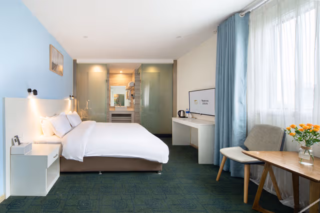 Business Deluxe Room (Double bed)