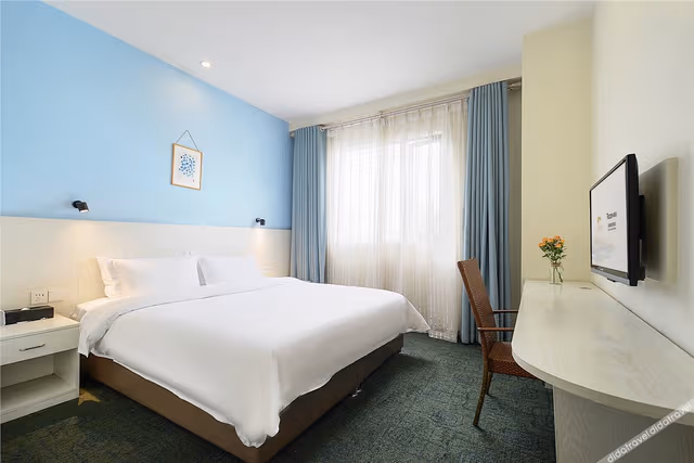 Business Queen Room
