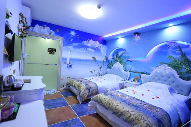Deluxe Theme Twin Room