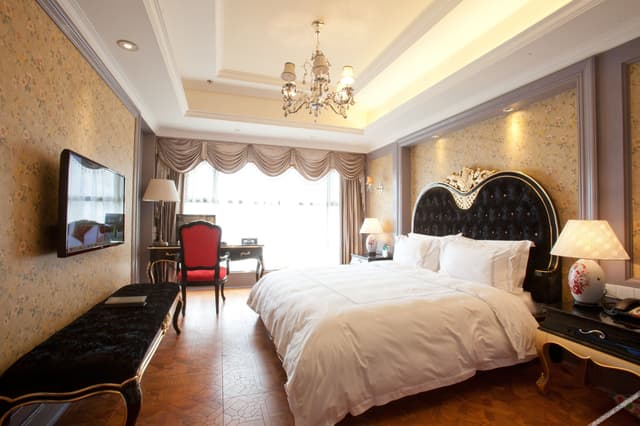 Superior Suite