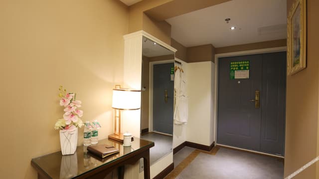 Deluxe Single Room