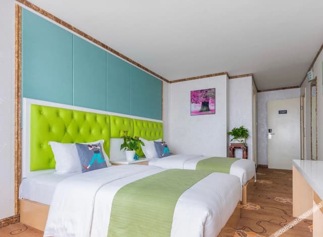 Business room with two beds