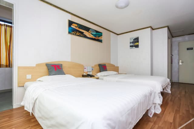 Business room with two beds