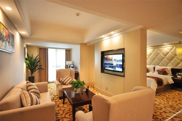 Deluxe Suite