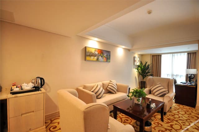 Deluxe Suite