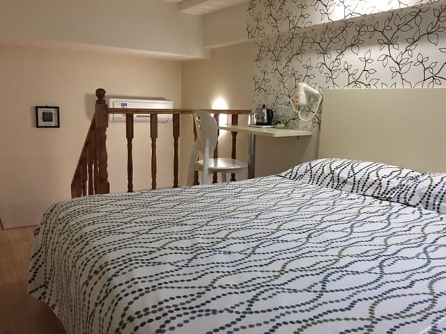 Queen Room C